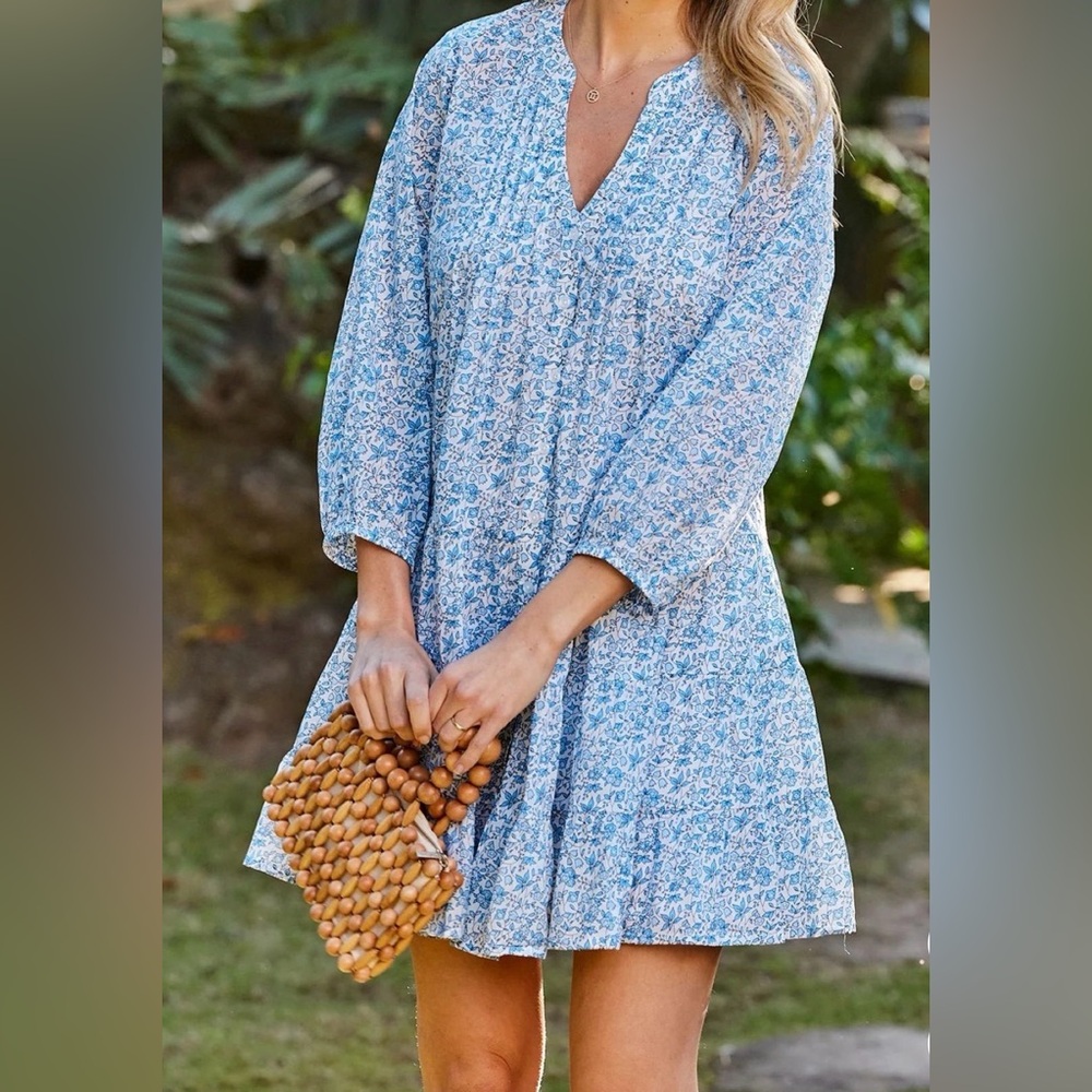 Lake Floral Blue Dress, EUC, size Large